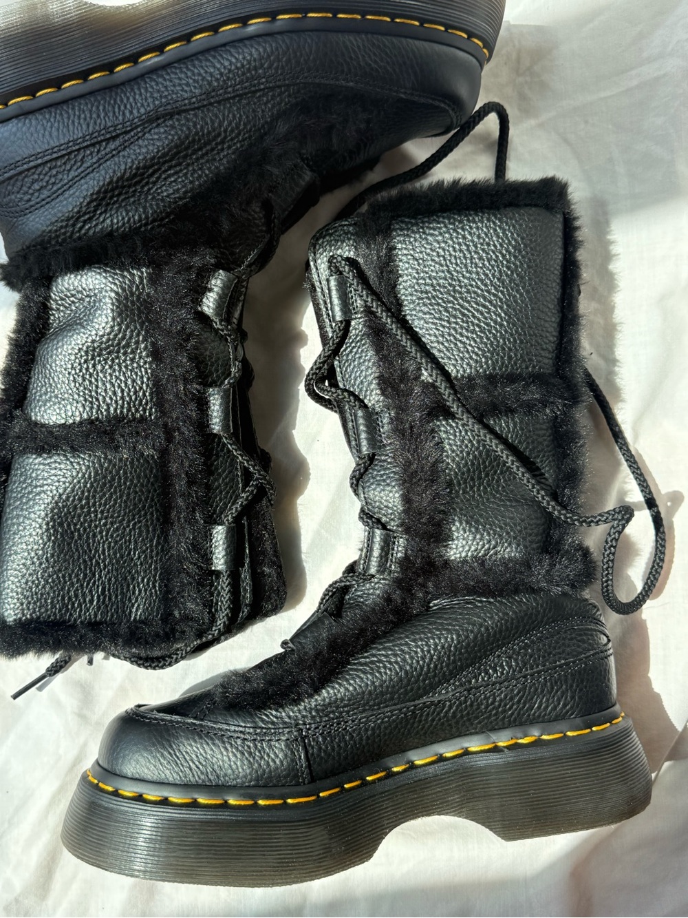 Black Dr. Martens Buzz Grizzly Lace Up Fur Lined boots Size 6 - Picture 7 of 10